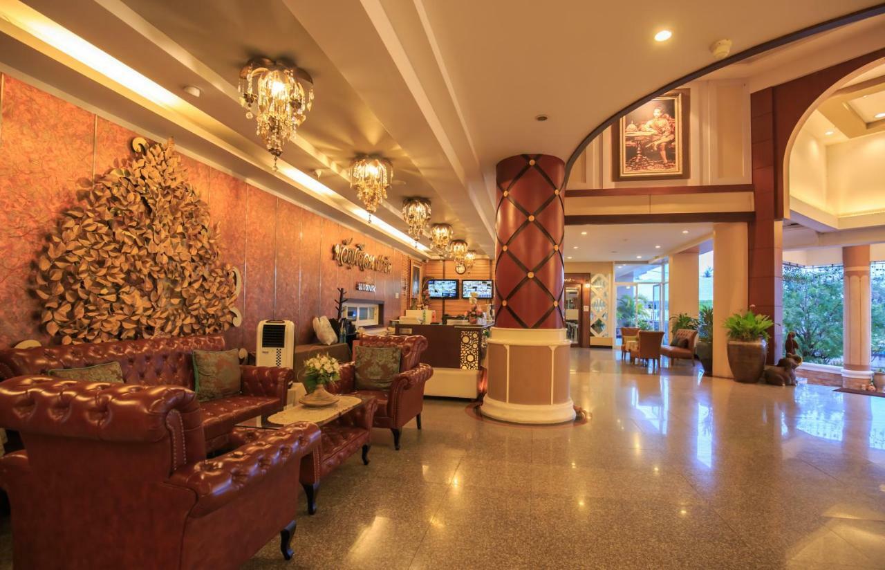 Hotel Kwan Ruen Park Nakhonratchasima Exterior foto